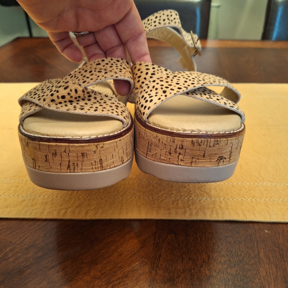NWOT leather BOUTIQUE BY CORKYS furry platform flatform sandals si… - Picture 7 of 15